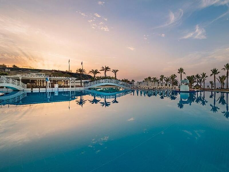 Acapulco Resort Hotel