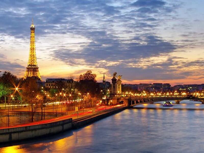Sömestre Özel 5 Ülke ile Benelüx & Paris & Köln & Turu Pegasus Havayolları İle 7 Gece 8 Gün CRL-CRL IS001