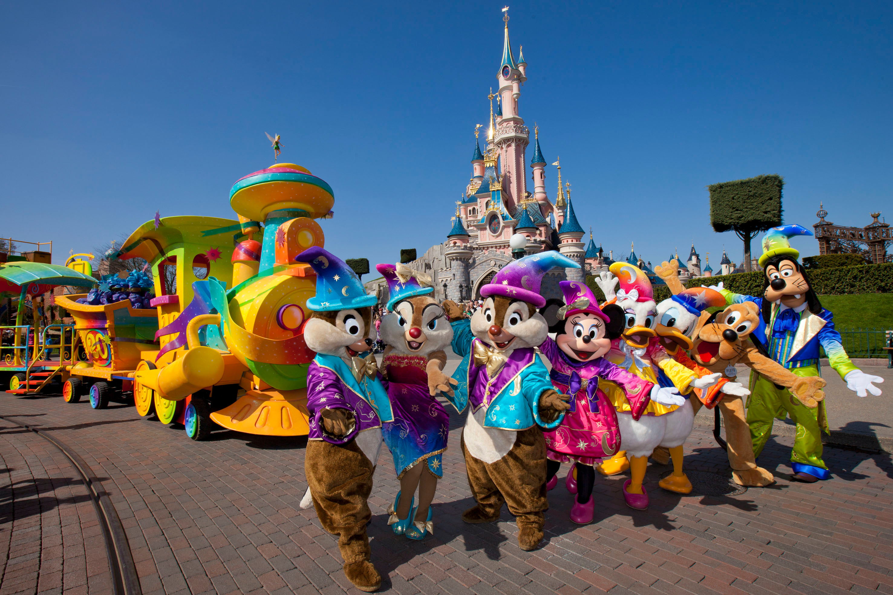 Paris & Disneyland Turu Pegasus Havayolları ile 4 Gece 5 Gün (ORY-ORY) IS001 - Öğlen Dönüş (4* Oteller Vb.)