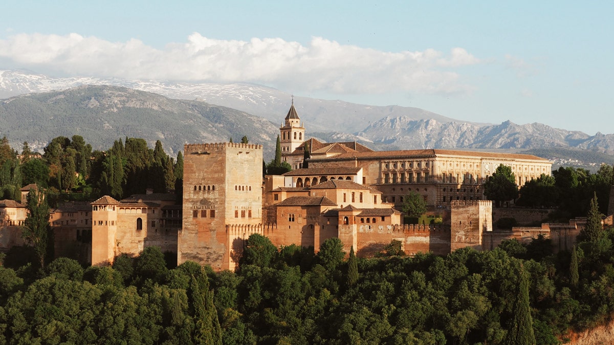 Büyük İspanya Turu Pegasus Hava Yolları İle 7 Gece 8 Gün Kış Dönemi BCN-MAD TT001