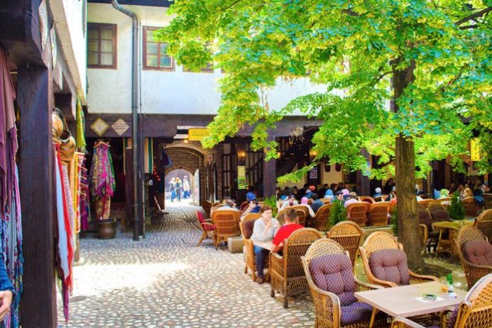 Adana Çıkışlı Kosovalı Büyük Balkanlar Turu AJet ile Extra Turlar ve Akşam Yemekleri Dahil SKP-BEG