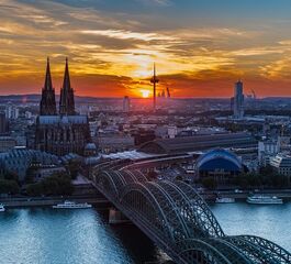 Adana'dan Benelux & Paris & Köln Turu SunExpress Havayolları İle 7 Gece 8 Gün COV-DUS IS001