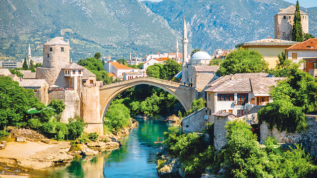 Balkan Güzelleri Ajet Havayolları ile Kosova Makedonya Turu