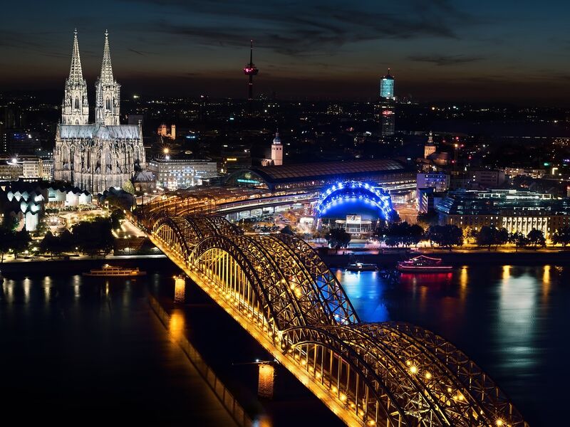 Mega Benelüx & Paris & Colmar & Köln Turu Pegasus Havayolları ile 7 Gece 8 Gün (CRL-CRL) IS001